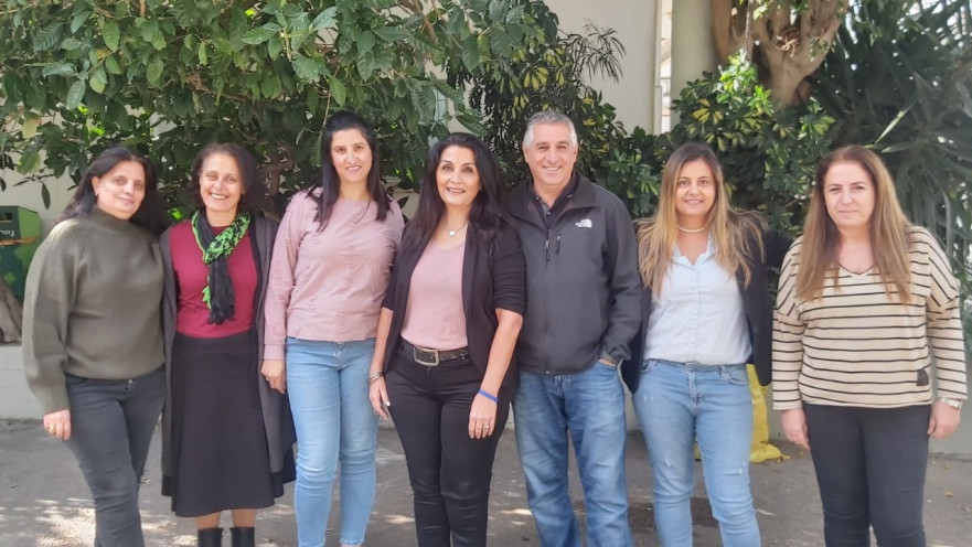 בן דוד ועובדות מחלקת גנים ונוף. "הכוח הנשי שמאחורי חזות העיר"