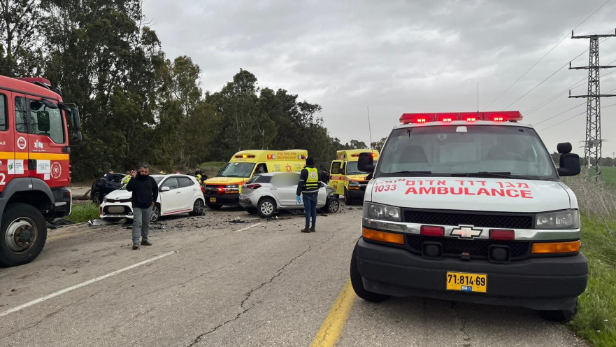 מד"א בזירת התאונה סמוך לבית אלעזרי