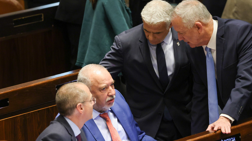 בני גנץ, יאיר לפיד, אביגדור ליברמן