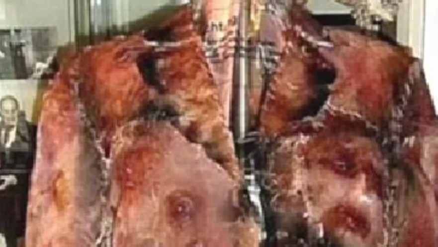 מצמרר: מעיל מ"עור אנושי" הוצע למכירה