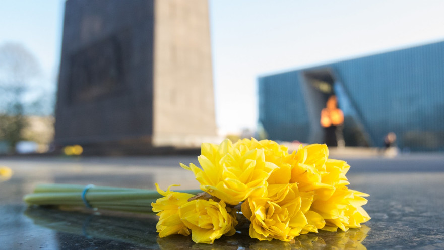 אנדרטה לזכר מרד גטו וורשה