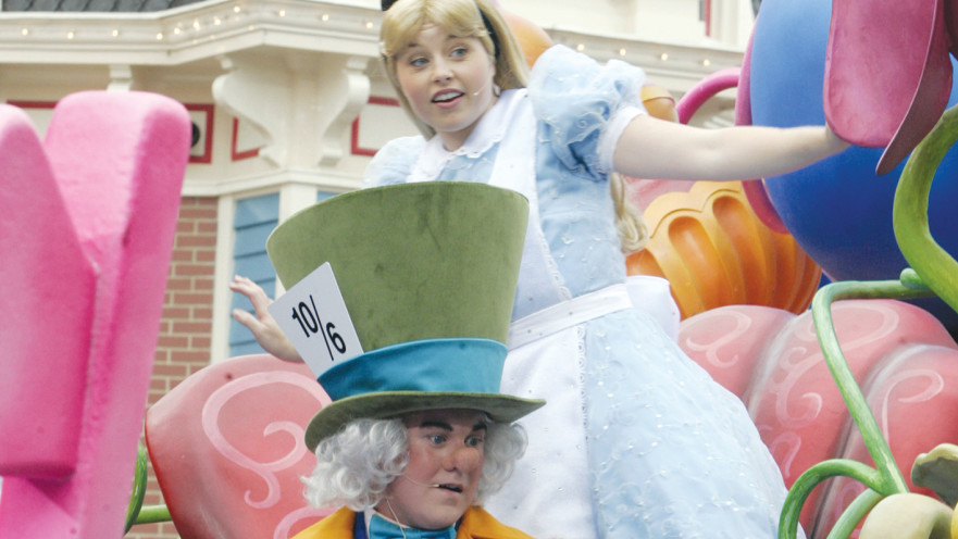 אליסה בארץ הפלאות והכובען המטורף בדיסנילנד