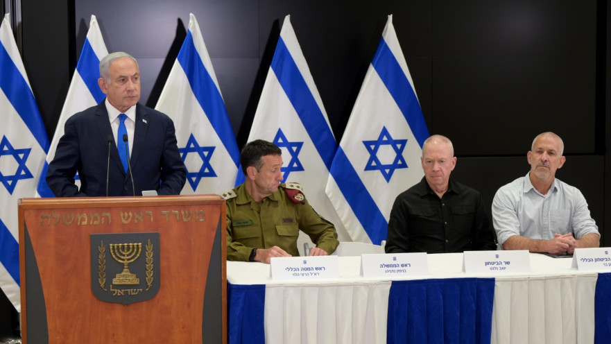 בנימין נתניהו, הרצי הלוי, יואב גלנט ורונן בר 