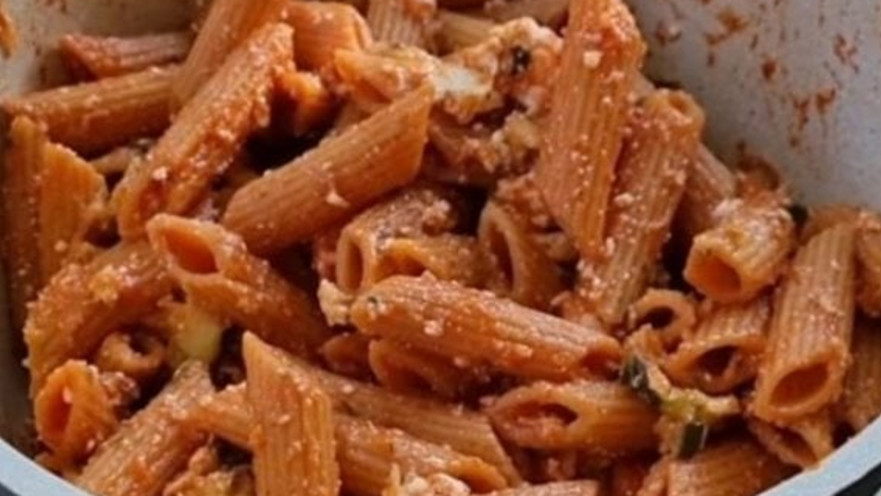 פסטה עם רוטב עגבניות