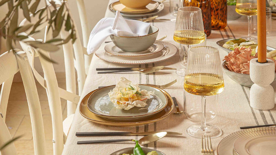 שולחן מעוצב לשבועות. גולף & קו אביב קיץ 2023