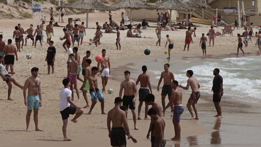 שרב בחופי הרצליה