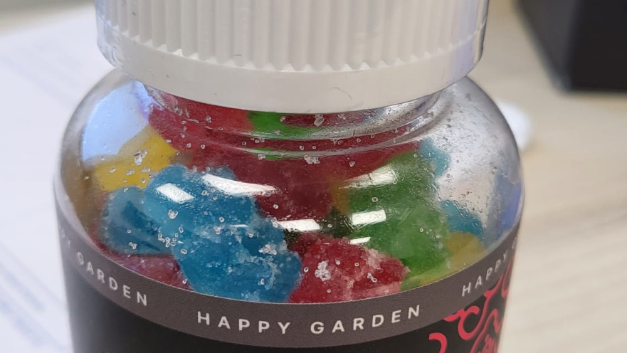 דובוני גומי המכילים חומר החשוד כסם