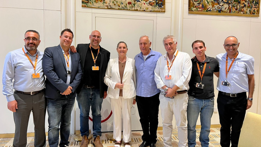 שריף גאנם, דורון אמיר, ליאור גורפינקל, מיכל הרצוג, שמעון חפץ, אשל ארמוני, נועם סרי