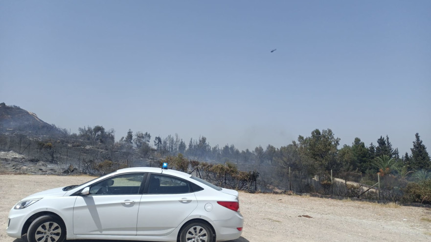 זירת השריפה בסמוך לאמפי שוני