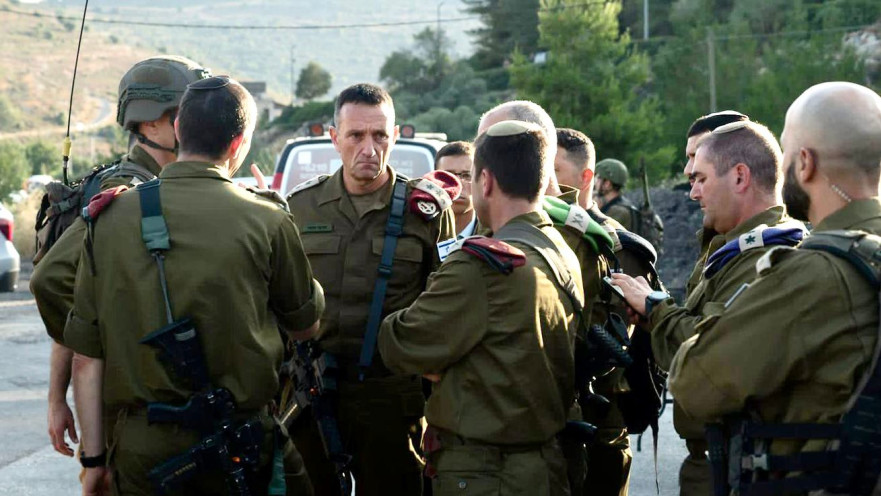 הרמטכ"ל הרצי הלוי בזירת הפיגוע בעלי