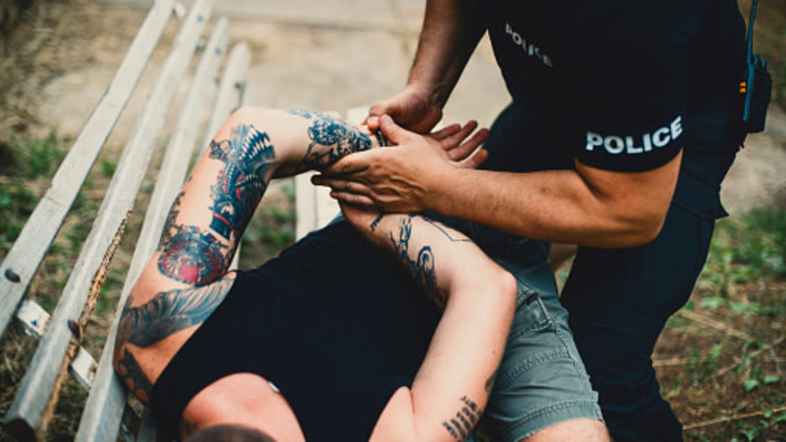 להתמודד עם אלימות משטרתית דרך תביעת נזיקין