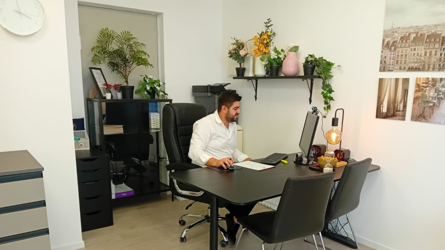 אביחי חדד, יועץ פיננסי מומחה