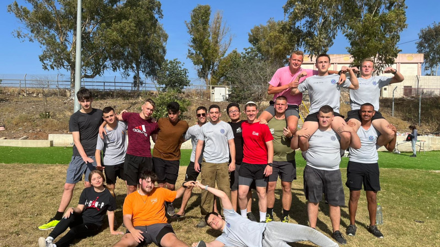 תופעה של ניצול מצד מעסיקים שמעסיקים בתקופת החופש נערות ונערים ללא תנאי העסקה בסיסיים"