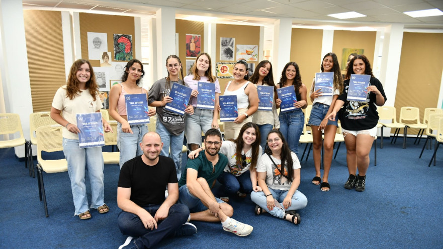 מסיימות קורס ההכשרה באשקלון לגיוס ליחידות הטכנולוגיות בצה"ל