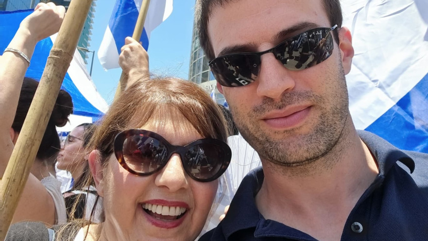 וייס ושותפתו לסיעה וידל. "השלטון המקומי הוא המבצר האחרון שלנו"