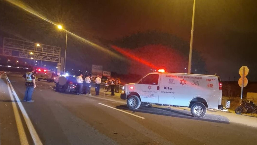 זירת התאונה במחלף חוף השרון