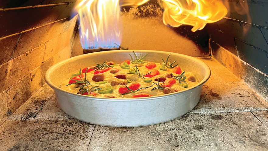 פוקאצ'ה עבה בתיבול ירקות ושמן זית