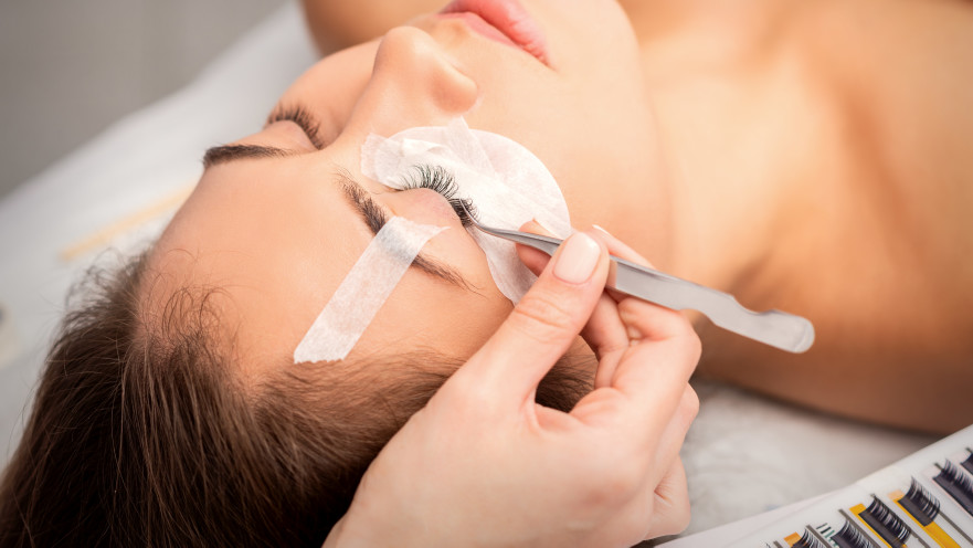 הדבקת ריסים