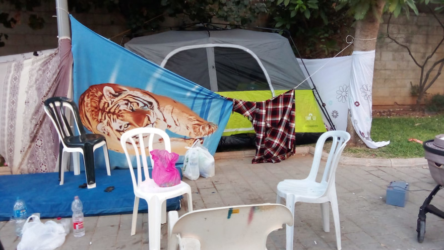 האוהל של המשפחה בקריית אונו 