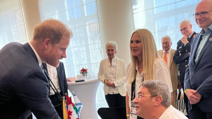 הנסיך הארי יחד עם יו״ר ארגון נכי צה״ל עו״ד עידן קלימן