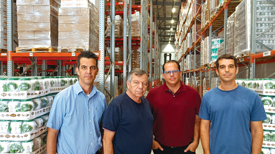 מימין יואב, יובל, יעקב ומיקי מלאך