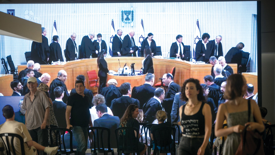 שידור חי של הדיון בבג"ץ במוזיאון תל אביב