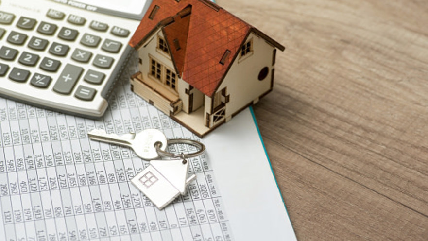 מוכרים או רוכשים דירה? זה המס שתצטרכו לשלם