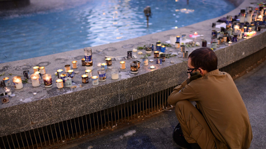 אבלים בכיכר דיזינגוף