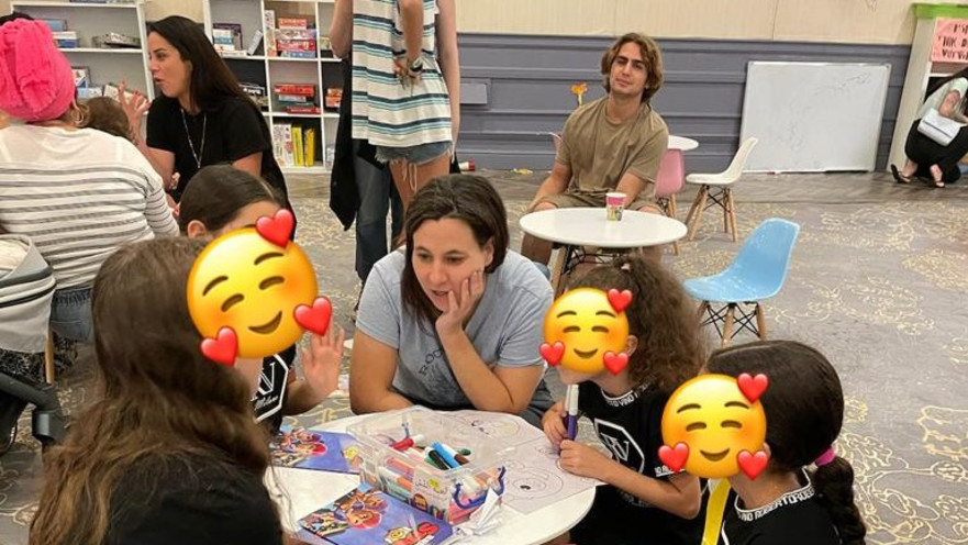 תיכון חברתי תל אביב התנדבות בקראון פלזה