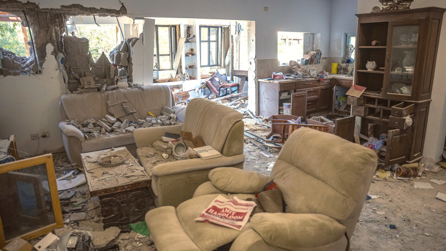 בית בקיבוץ בארי לאחר הטבח 