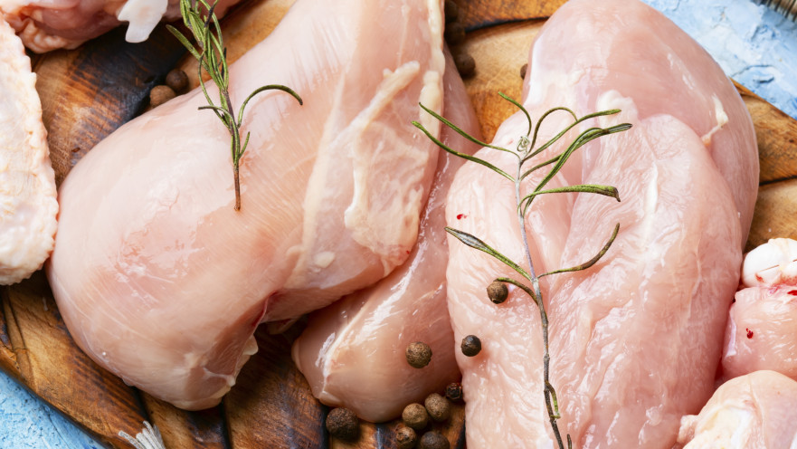 כך תוציאו את הגיד המעצבן מחזה העוף