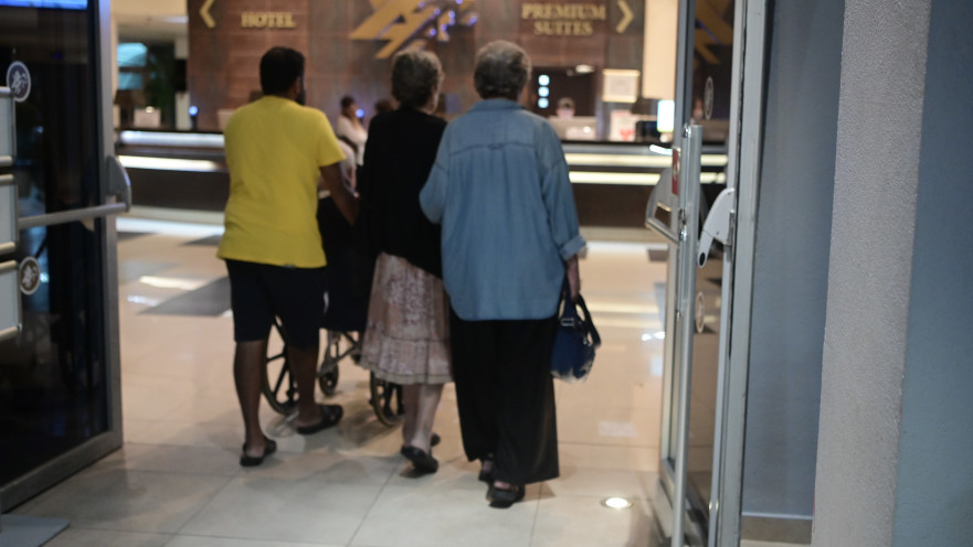 מפונים בכפר המכביה