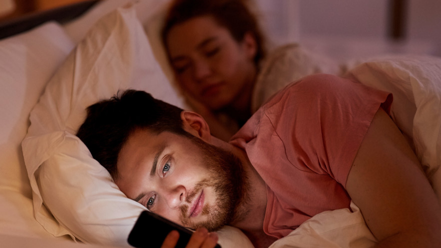 הימנעו ממסכים לפני השינה