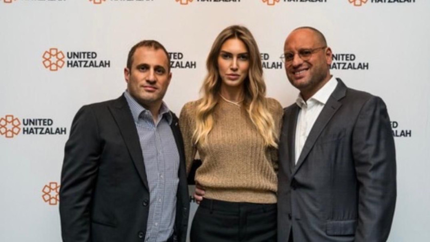 מימין: אדאורד אוסטד רעייתו נטלי היסטר ומייקל סטרן