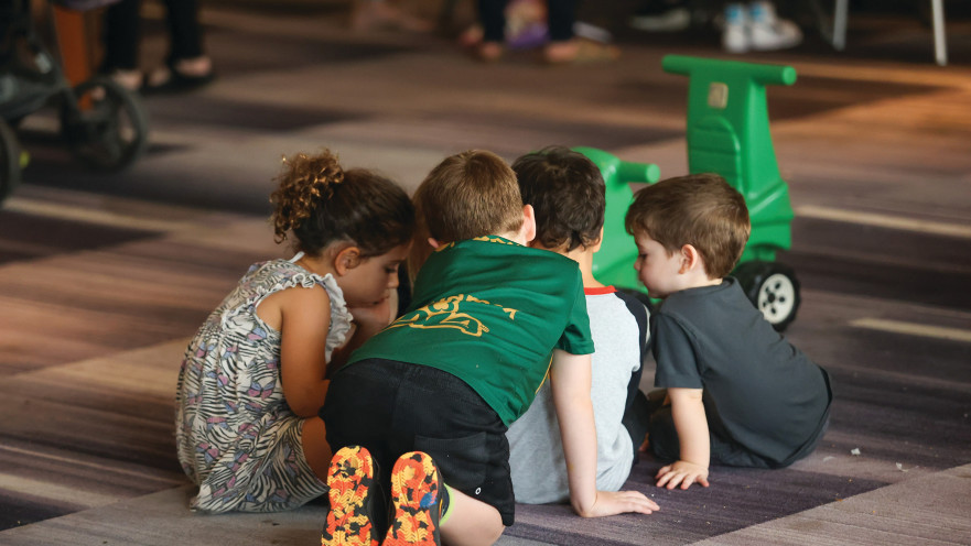 הילדים המפונים מיד מרדכי