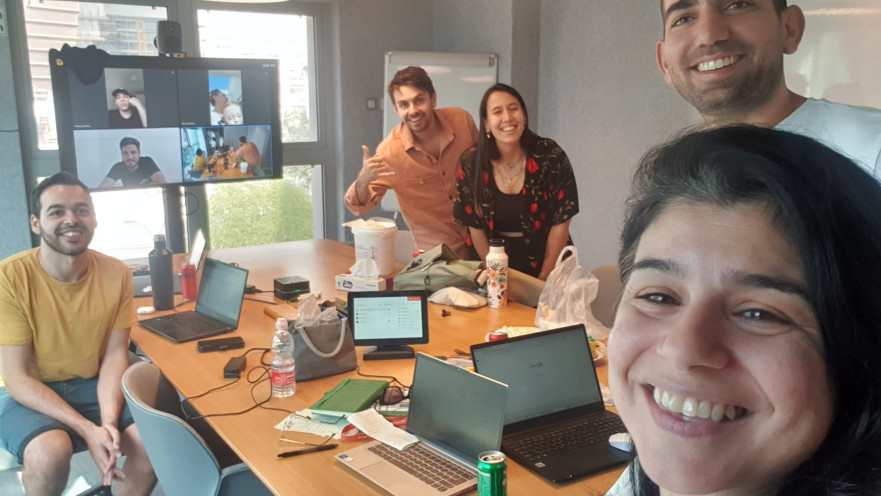 צוות Sign Now בהערכת מצב