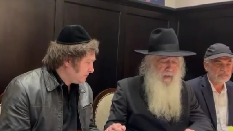 נשיא ארגנטינה חוויאר מיליי, לצד הרב דוד פינטו