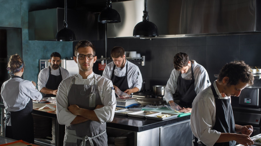 שף רז רהב וצוות מסעדת OCD בפעולה