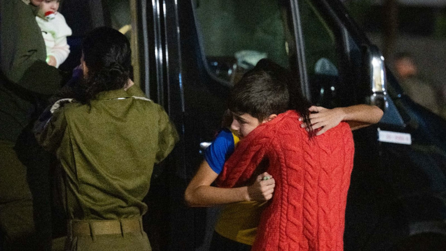 החטופים חוזרים מהשבי