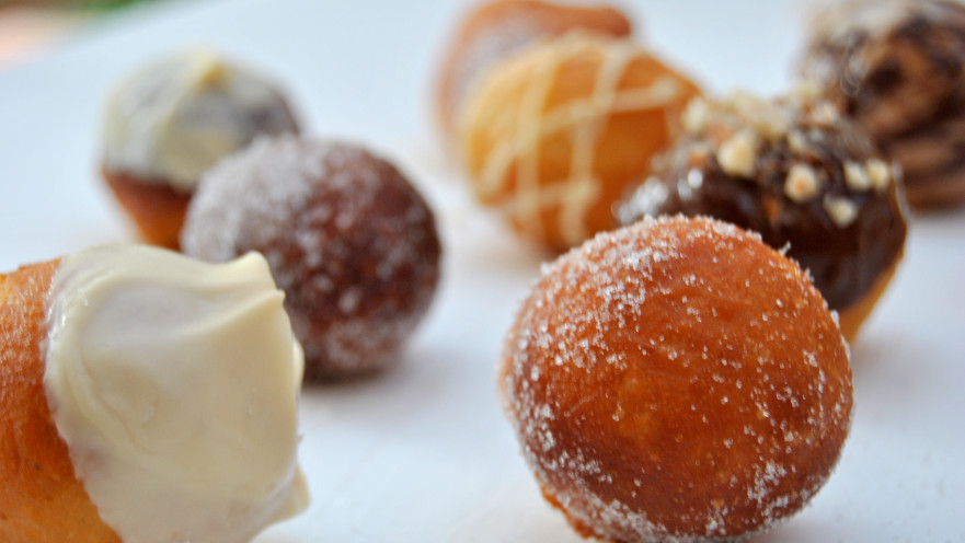 מיני סופגניה בציפוי