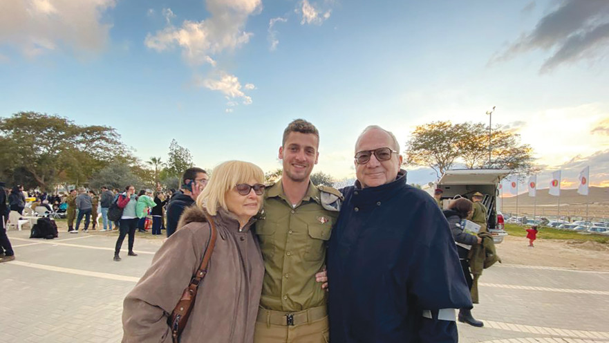 דני ושוש גוגול, סבים של סרן אסף מסטר ז"ל 