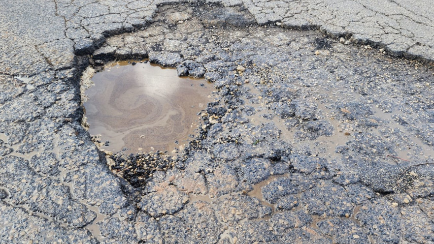 הבור שנפער ברחוב גיסין בפתח תקווה