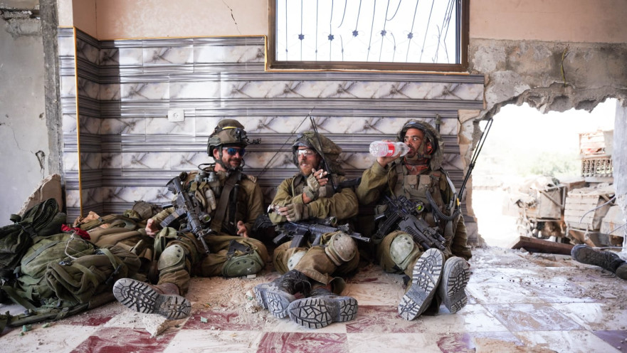 מימין לשמאל רועי מנדלבאום, לי רבין ודודי גרומר