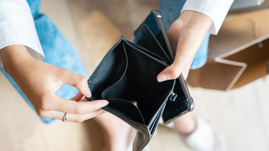 אני קורסת כלכלית - על מלחמה ודמי מזונות