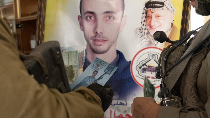 תמונת יאסר ערפאת בח'אן יונס 