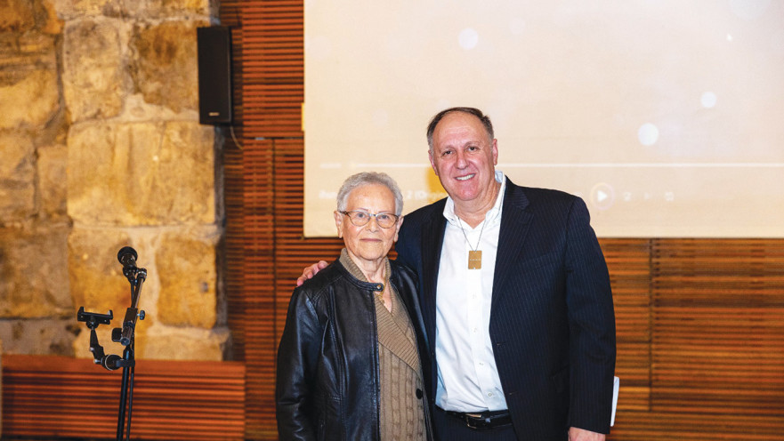 גרג שניידר סגן נשיא ועידת התביעות מרים גרייבר 