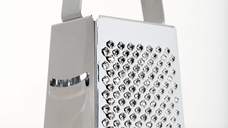 חשבתם פעם למה מיועד הצד ה"מעצבן" של הפומפייה?