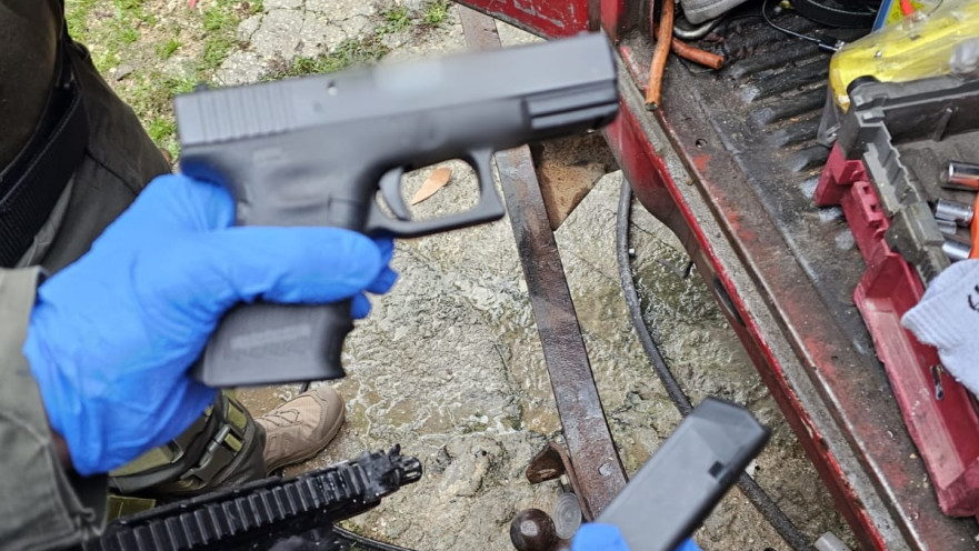 האקדח שנתפס בכפר קאסם