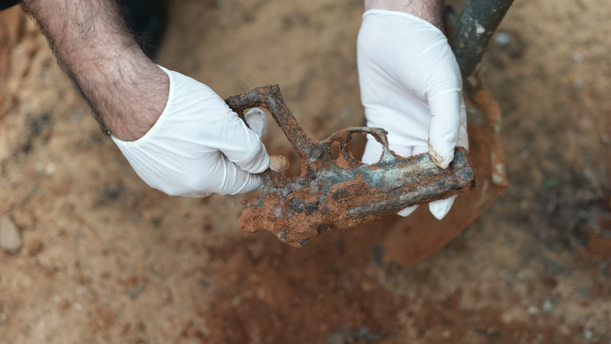 תיעוד של האקדח שמצאה המשטרה ברמלה