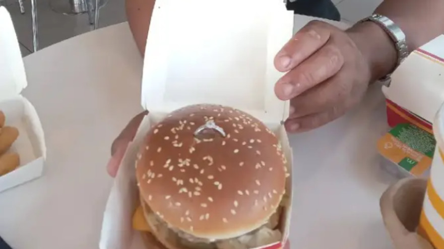 רומנטי או לא? הצעת נישואין במקדונלדס